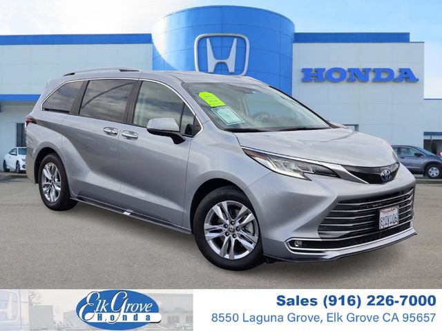 Used 2022 Toyota Sienna Limited AWD/4WD image 1