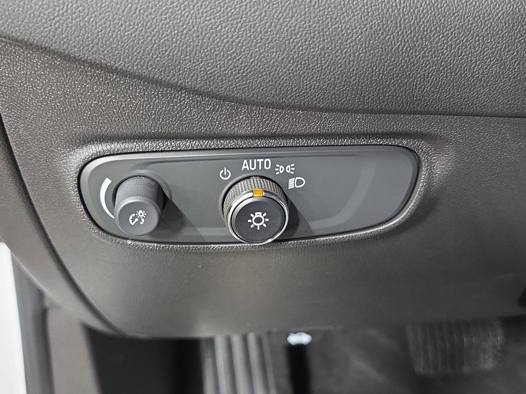 Used 2024 Chevrolet Equinox LT w/ LPO, Floor Liner Package FWD image 28
