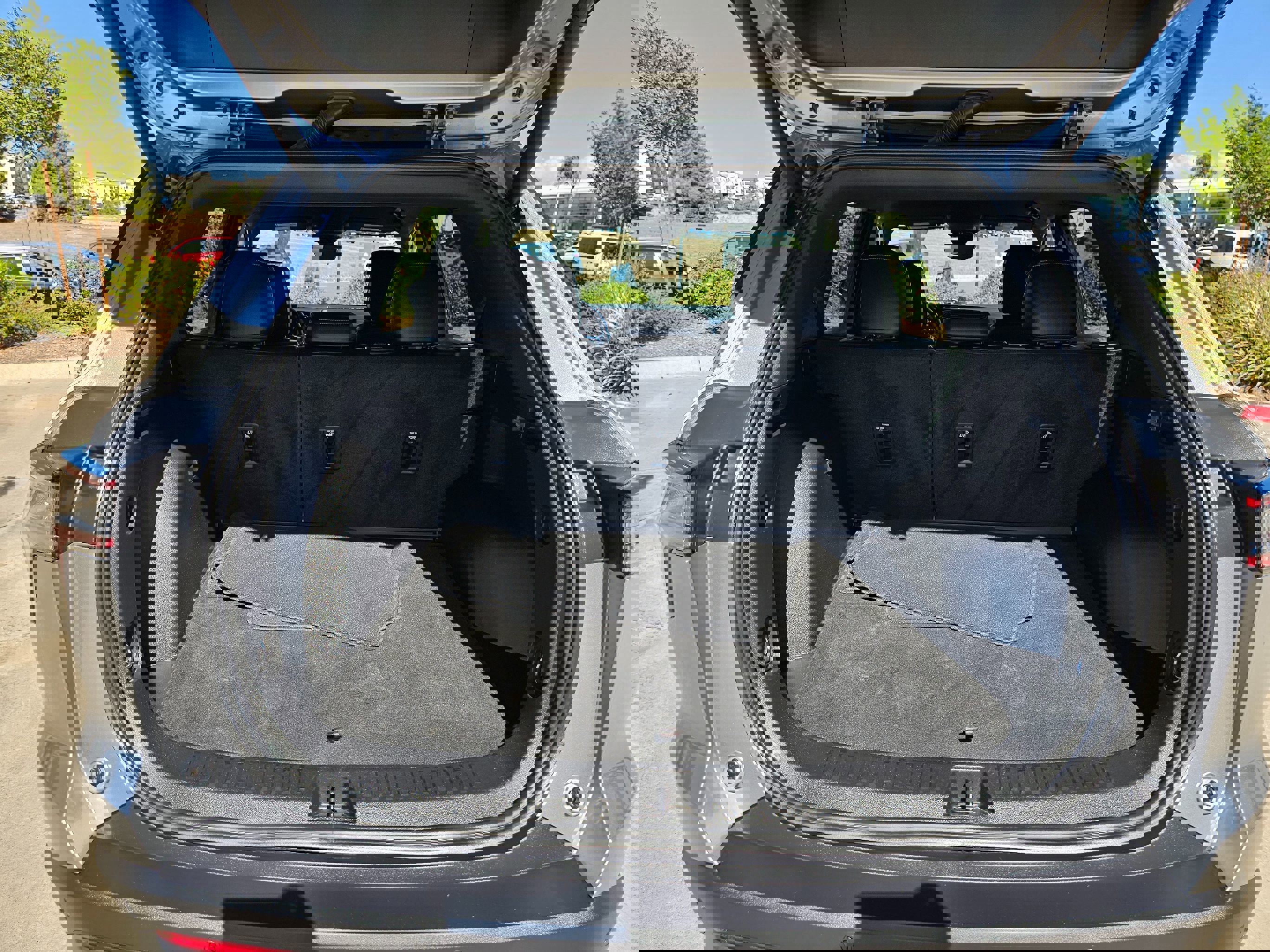 Used 2025 Chevrolet Equinox LT w/ Convenience Package II image 29