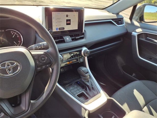 Used 2024 Toyota RAV4 XLE image 41