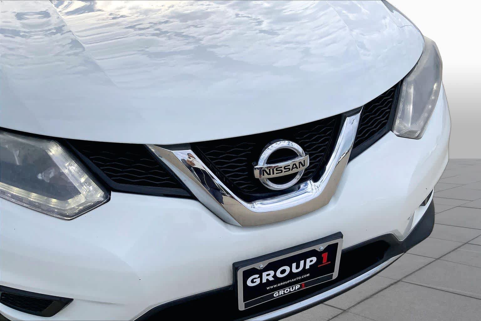 Used 2016 Nissan Rogue S w/ Appearance Package FWD image 30