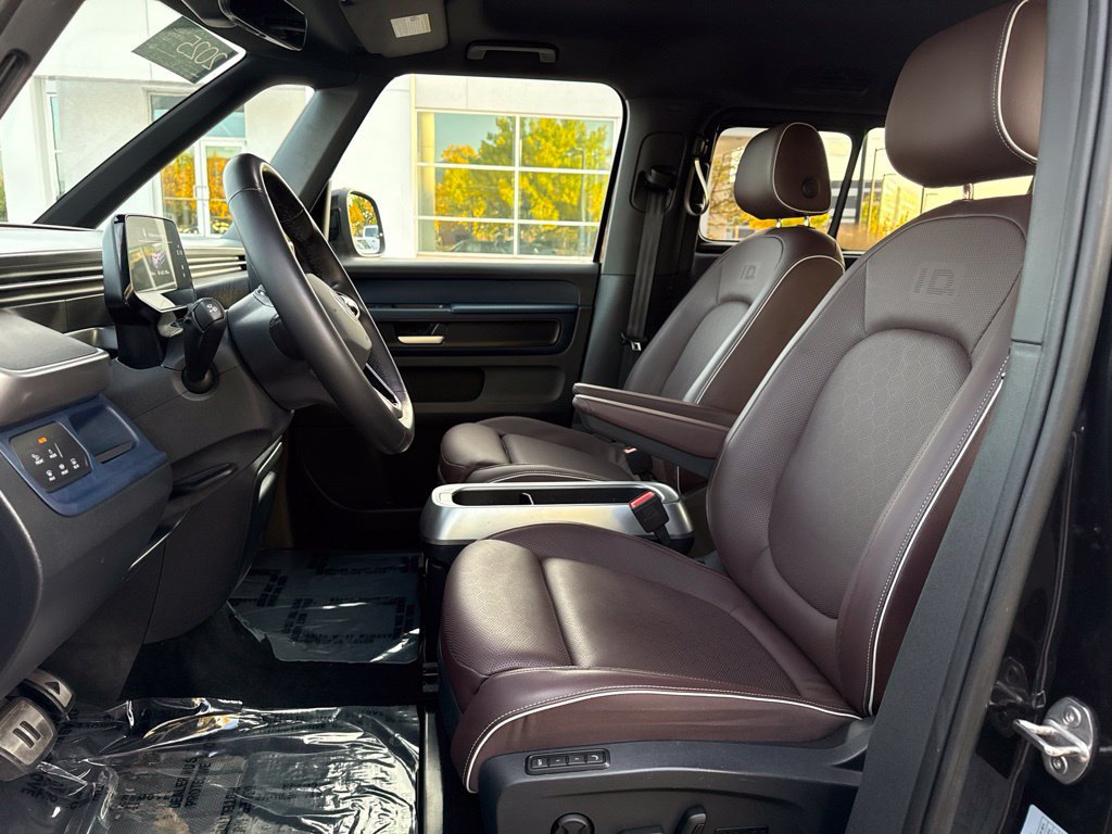 Certified 2025 Volkswagen ID. Buzz Pro S Plus AWD/4WD image 10