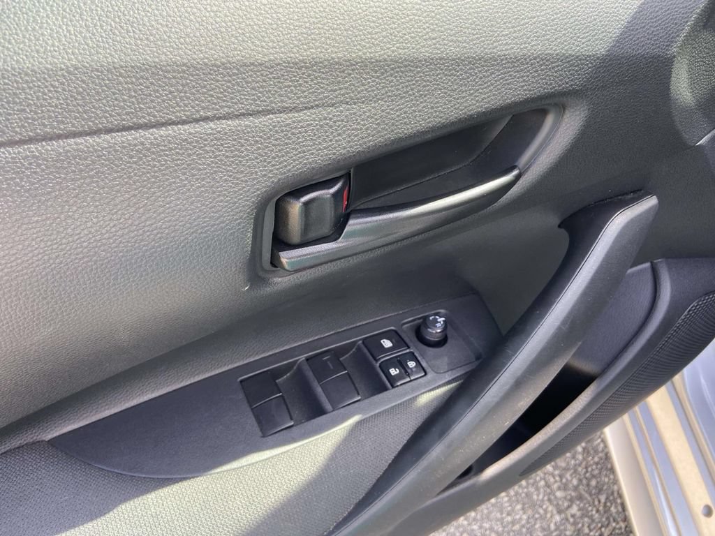 Used 2023 Toyota Corolla LE FWD image 12