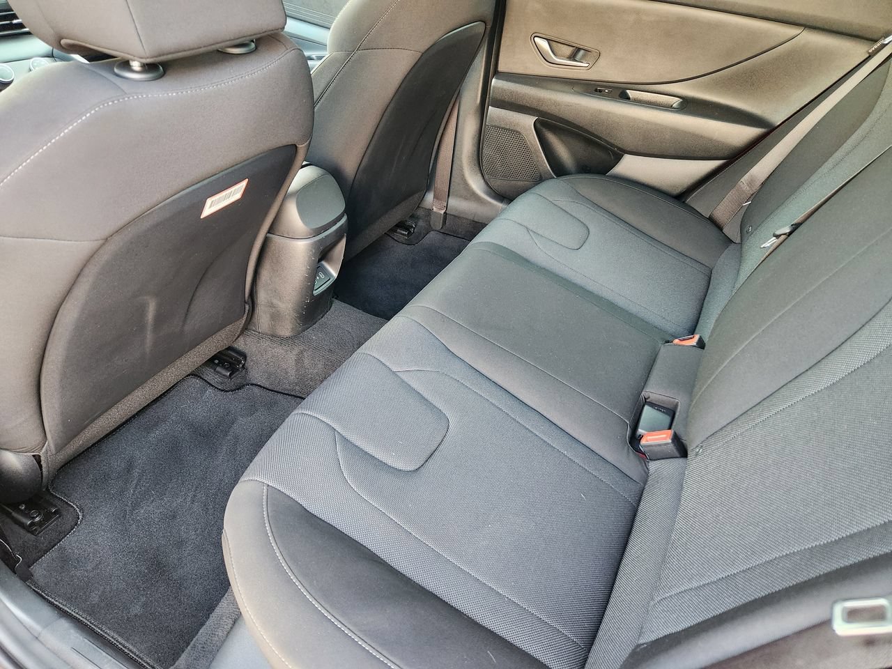 Used 2025 Hyundai Elantra SE w/ Cargo Package FWD image 28