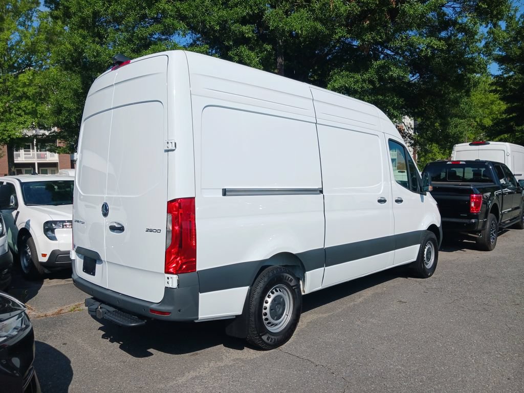 Used 2025 Mercedes-Benz Sprinter 2500 image 3