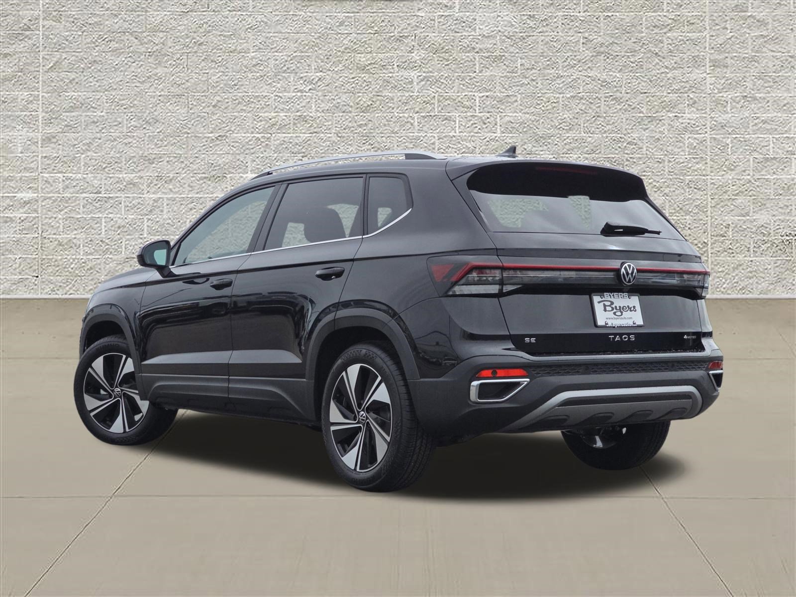 New 2026 Volkswagen Taos SE AWD/4WD image 5