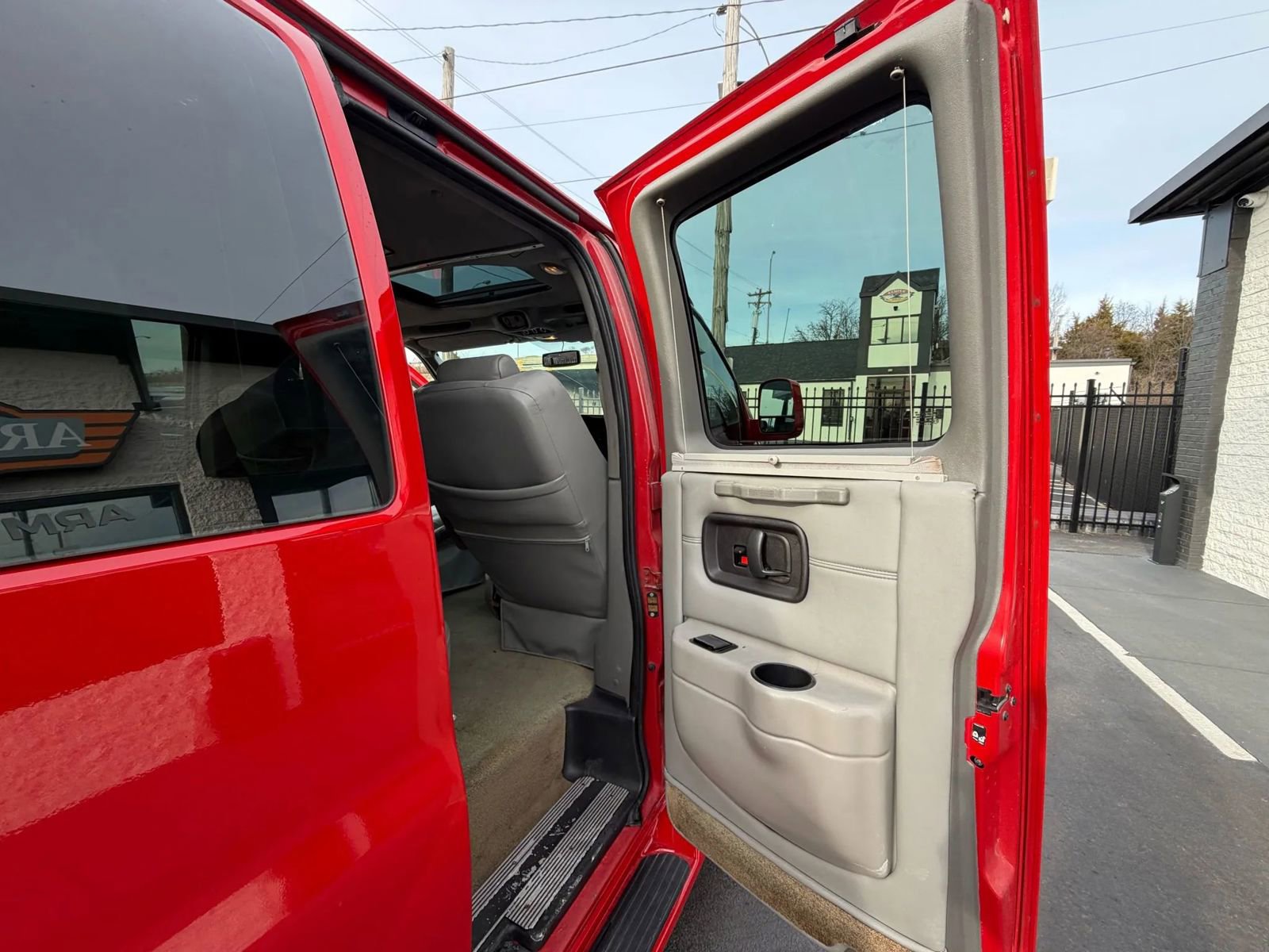 Used 2010 Chevrolet Express 1500 w/ Power Package image 21