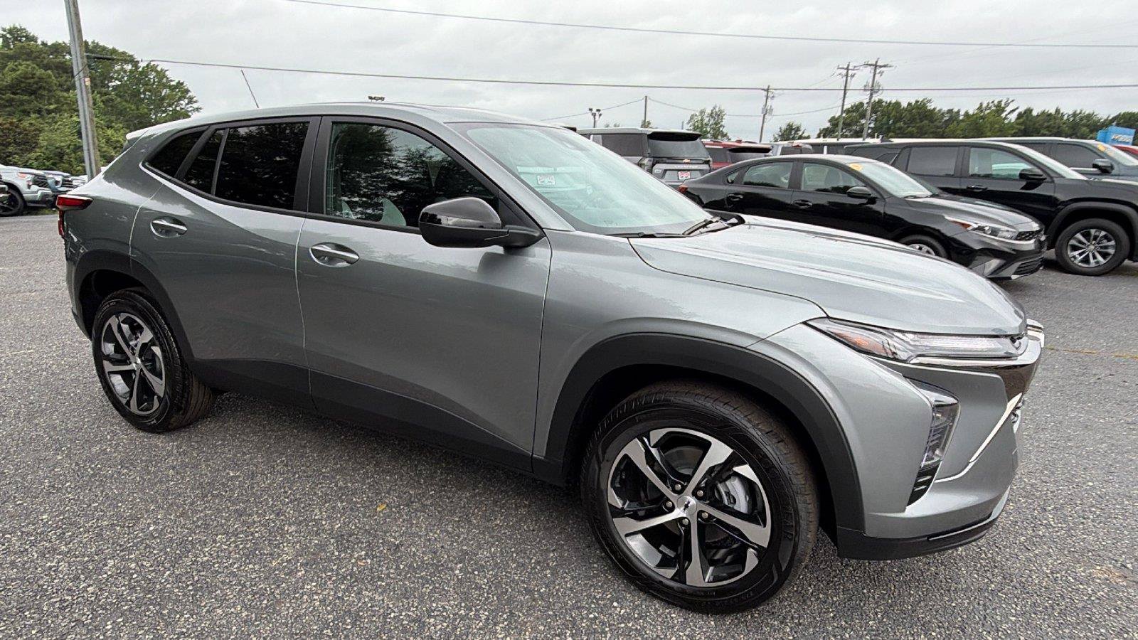 New 2026 Chevrolet Trax RS w/ Sunroof Package FWD image 7