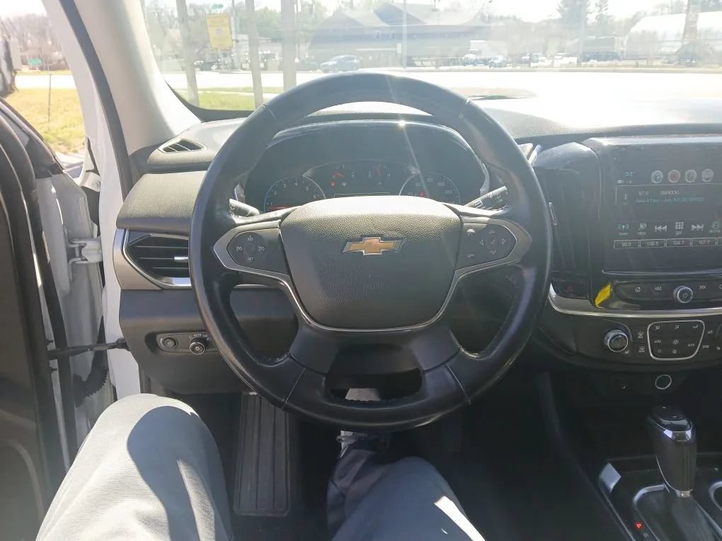 Used 2018 Chevrolet Traverse LT AWD/4WD image 15