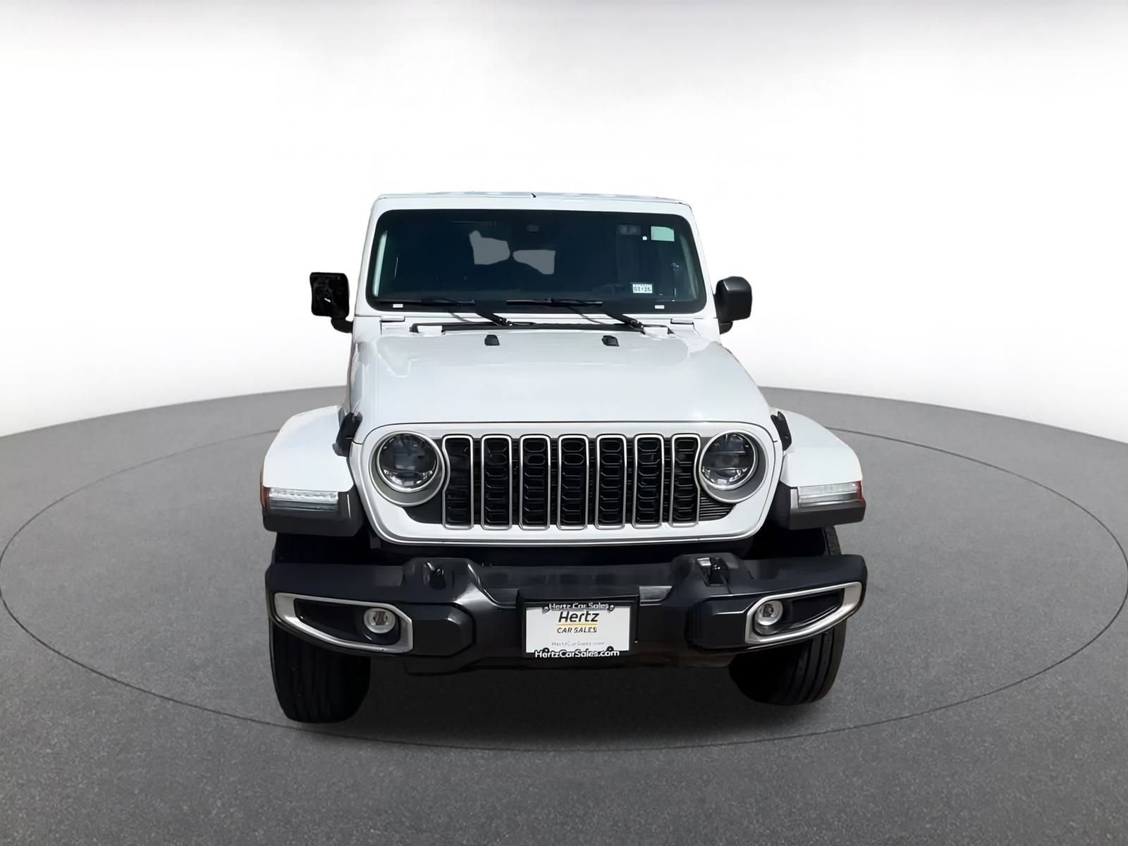 Used 2025 Jeep Wrangler Sahara image 4