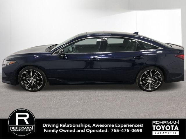 Used 2022 Toyota Avalon Touring w/ Advanced Safety Package image 3