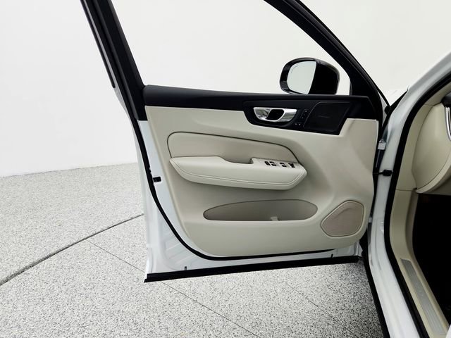New 2026 Volvo XC60 B5 Ultra w/ Protection Package Premier image 27