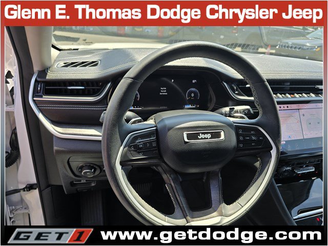 Used 2023 Jeep Grand Cherokee Limited w/ Black Appearance Package RWD image 23