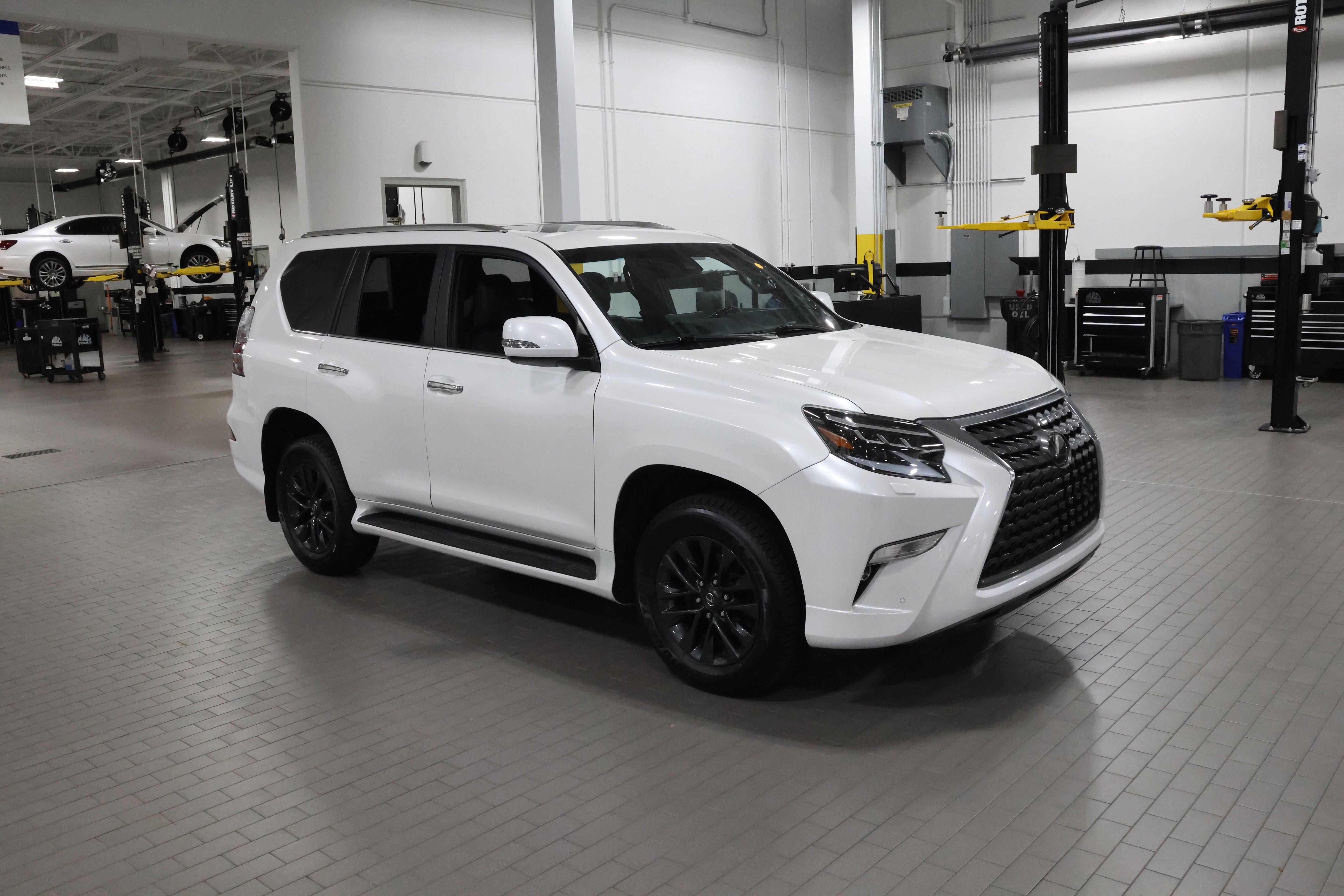 Used 2023 Lexus GX 460 Premium image 2
