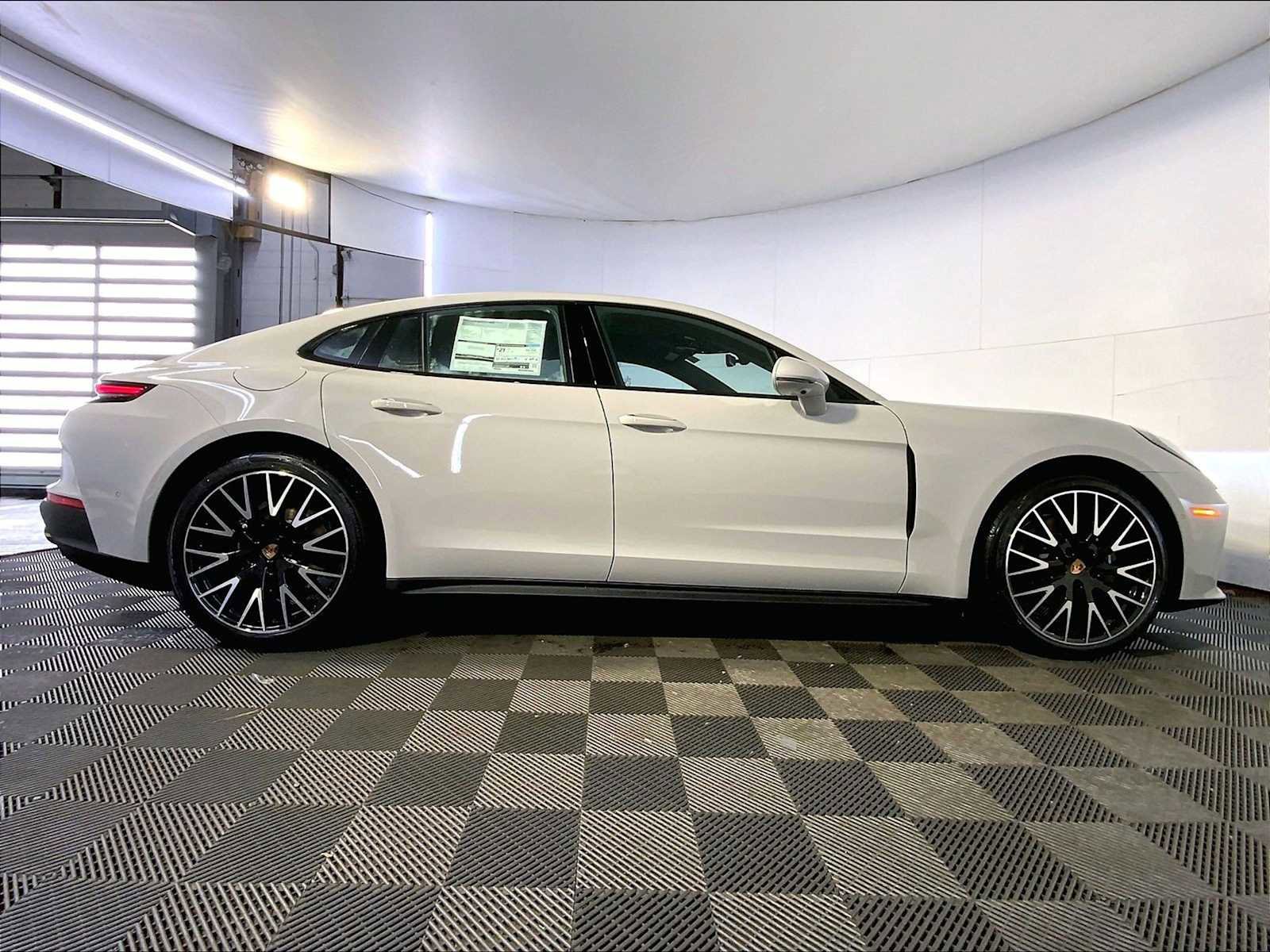 New 2026 Porsche Panamera 4 image 8