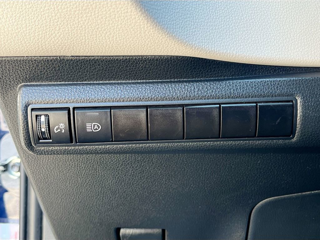 Used 2021 Toyota Corolla LE FWD image 10