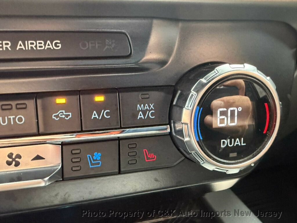 Used 2022 Ford F350 Platinum w/ FX4 Off-Road Package AWD/4WD image 32