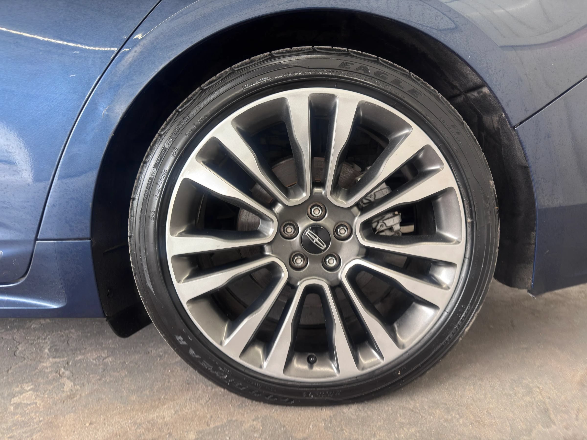 Used 2017 Lincoln Continental Select w/ Climate Package AWD/4WD image 14