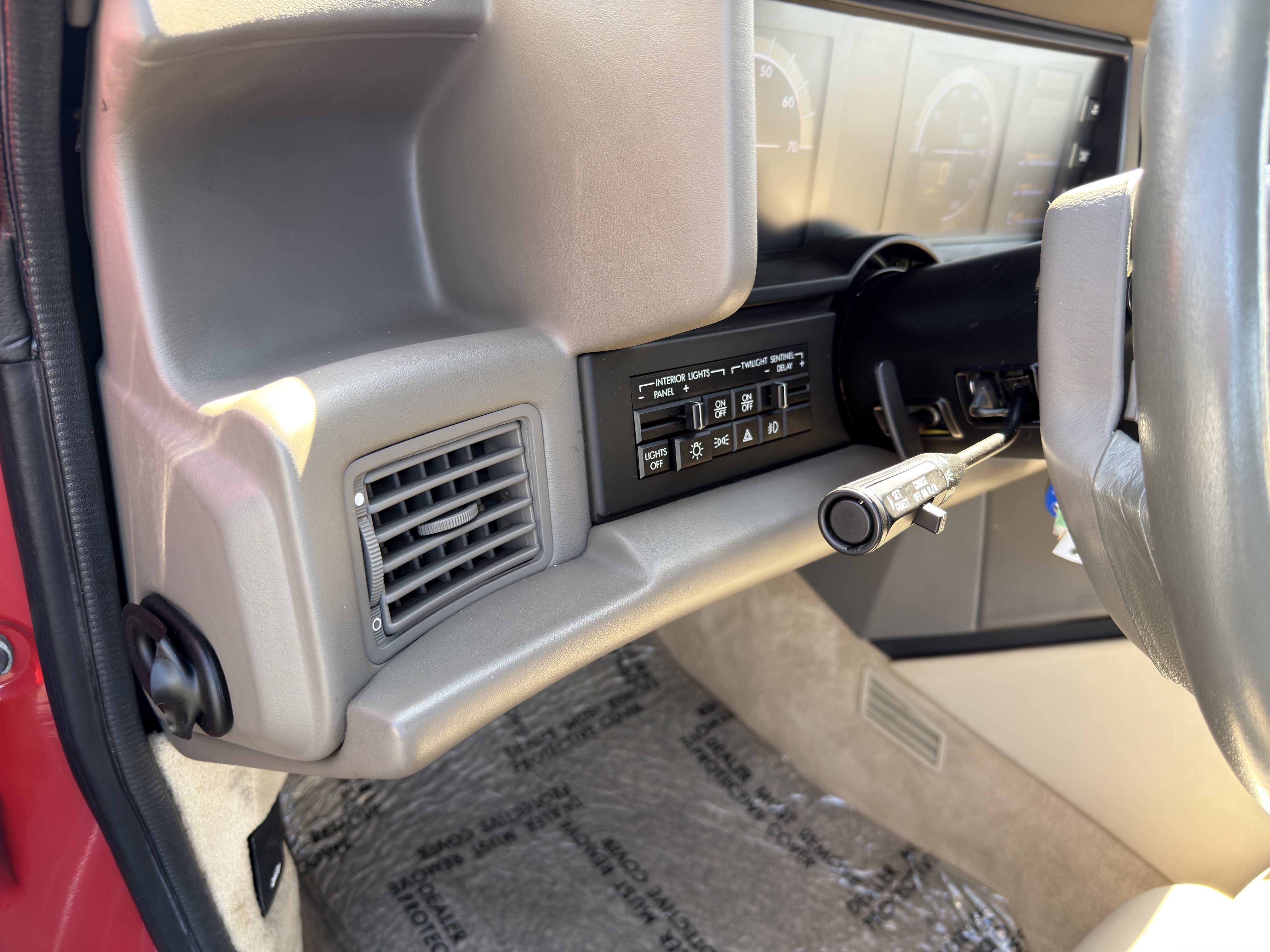 Used 1993 Cadillac Allante image 17