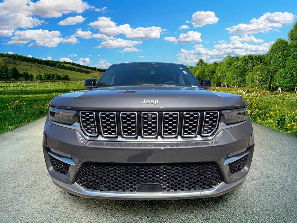 Used 2025 Jeep Grand Cherokee Summit AWD/4WD image 2
