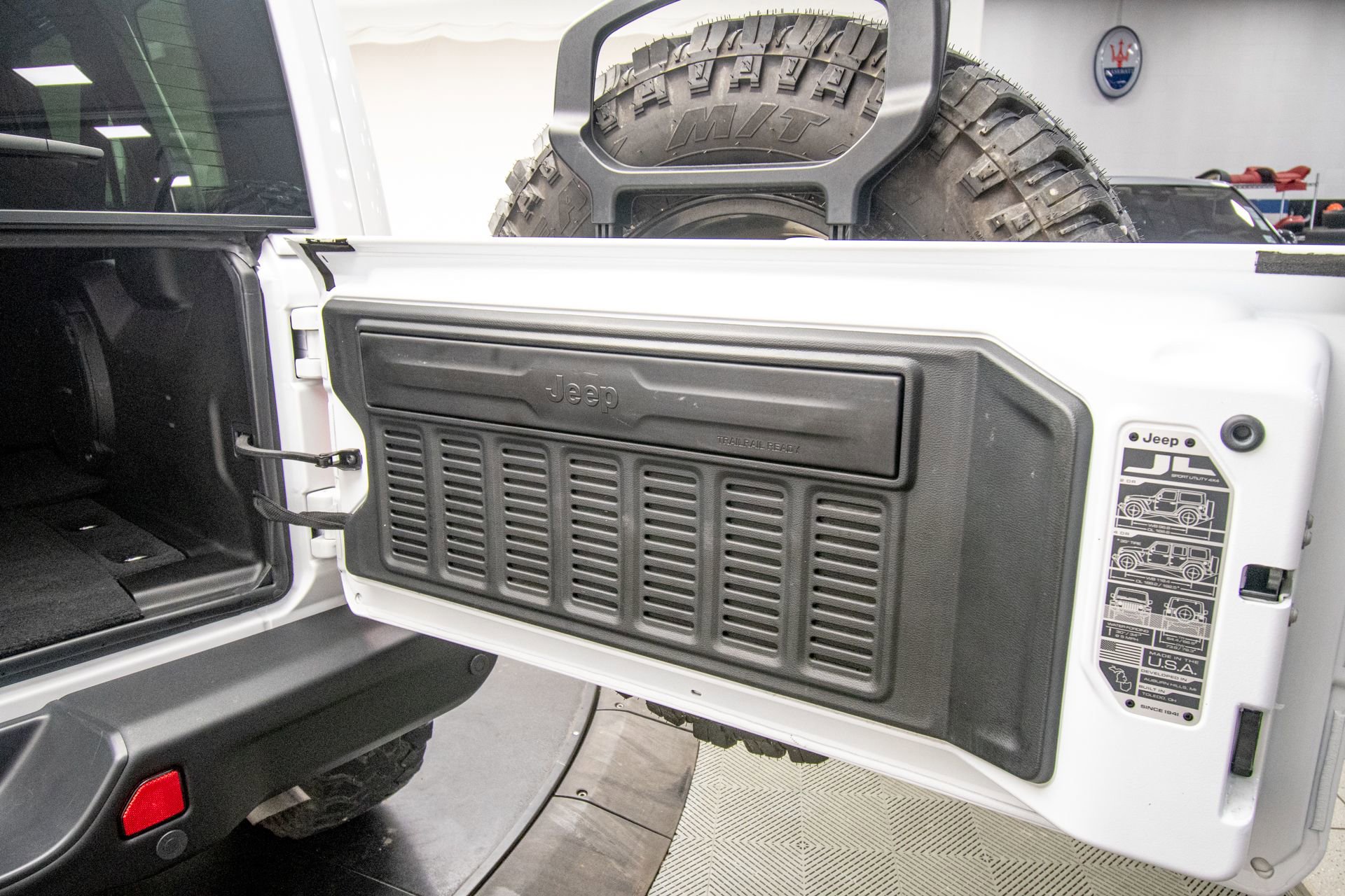 Used 2024 Jeep Wrangler Unlimited Rubicon AWD/4WD image 38