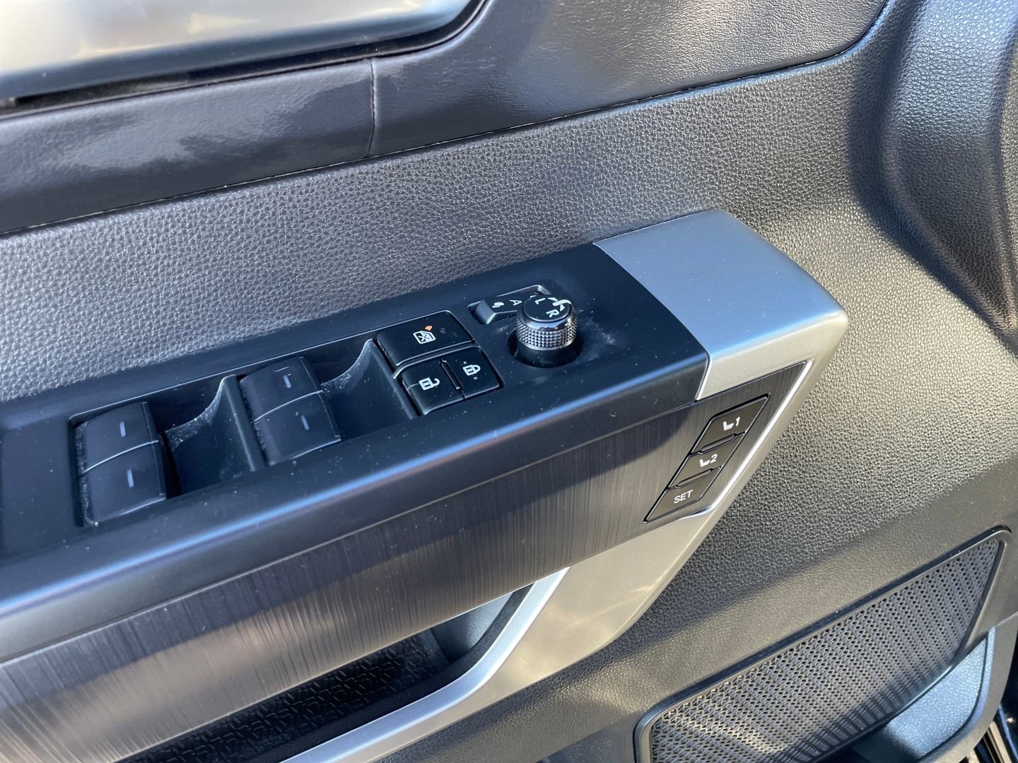 Used 2024 Toyota Tundra Platinum image 11