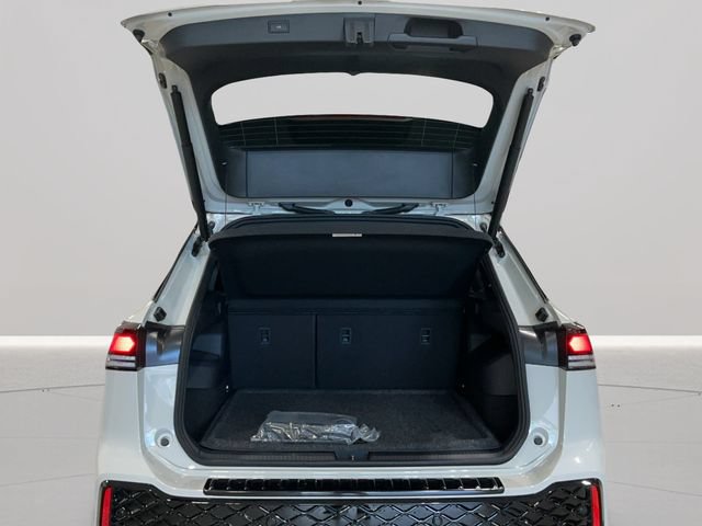New 2026 Volkswagen Tiguan SE R-Line AWD/4WD image 22