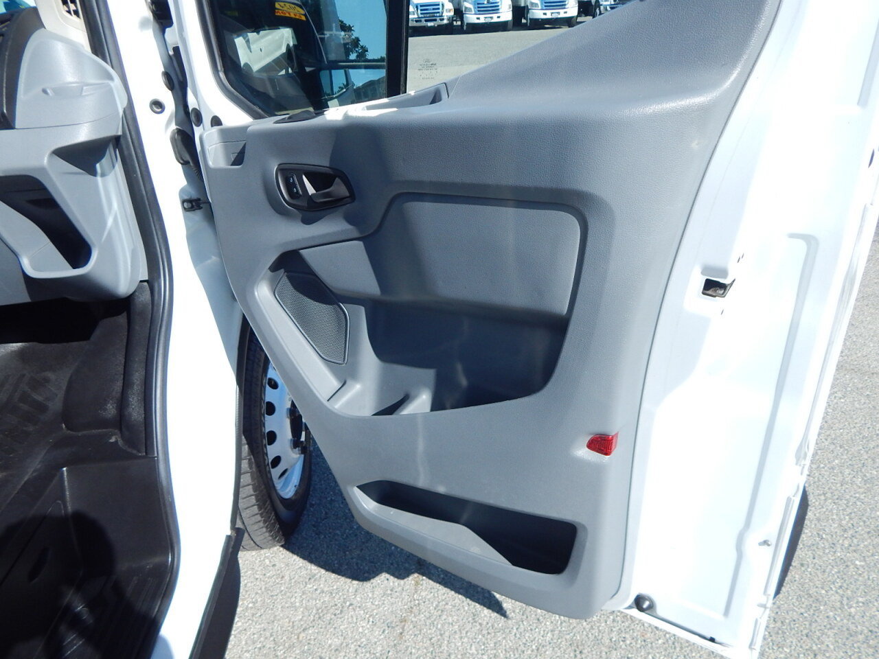 Used 2019 Ford Transit 350 138 DRW w/ Premium Package RWD image 22