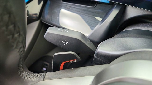 Used 2025 BMW i5 eDrive40i w/ M Sport Package image 41