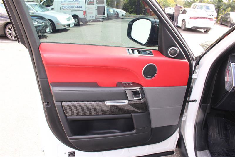 Used 2019 Land Rover Range Rover Sport SVR image 12