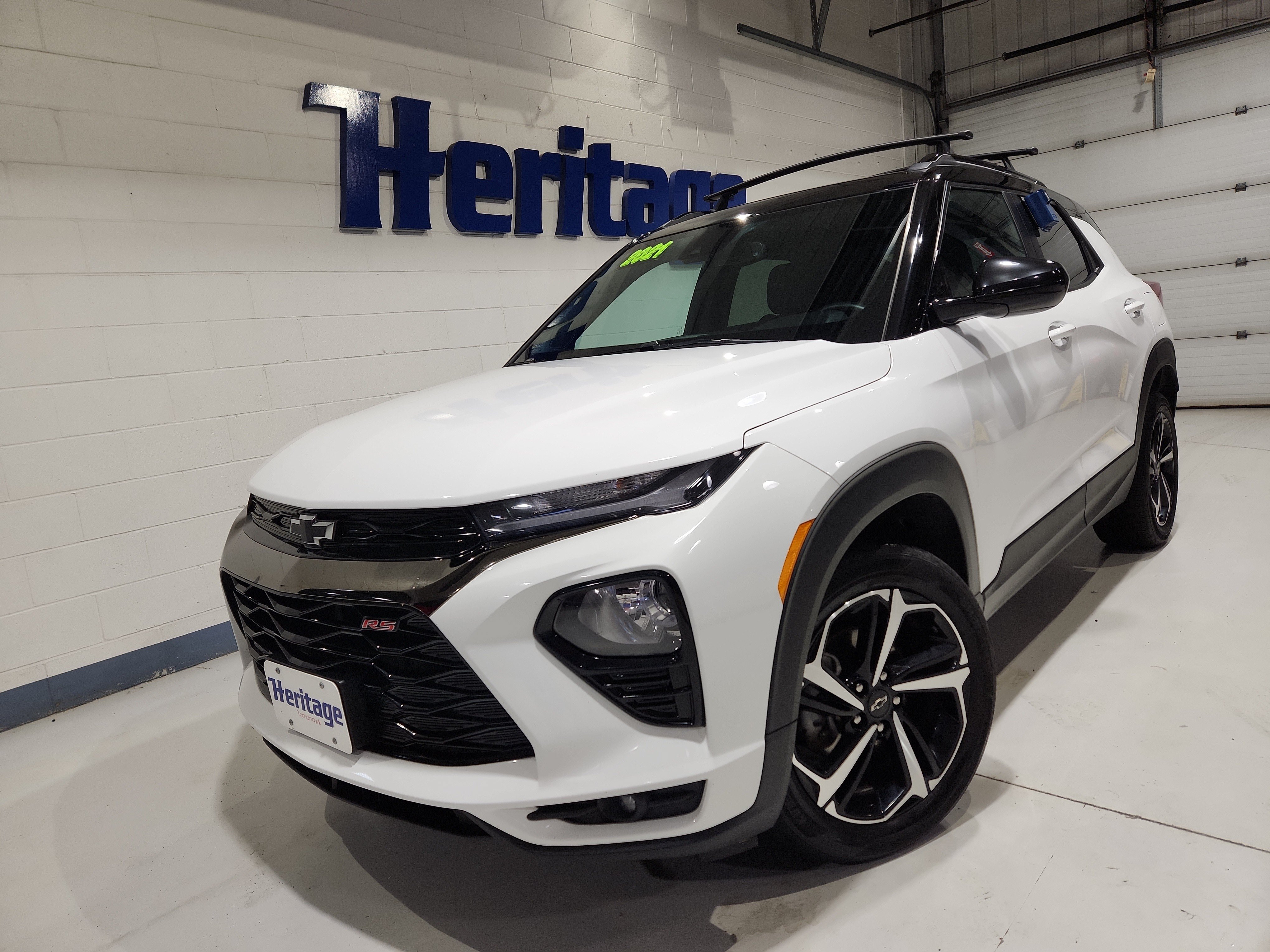 Used 2021 Chevrolet TrailBlazer RS w/ Technology Package AWD/4WD image 1
