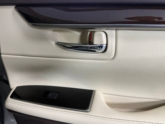 Used 2018 Lexus ES 350 w/ Premier Package FWD image 24