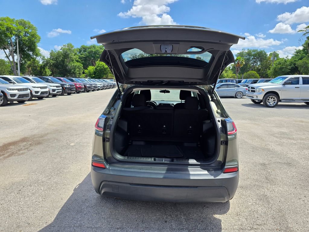 Certified 2019 Jeep Cherokee Latitude w/ Popular Appearance Group image 38