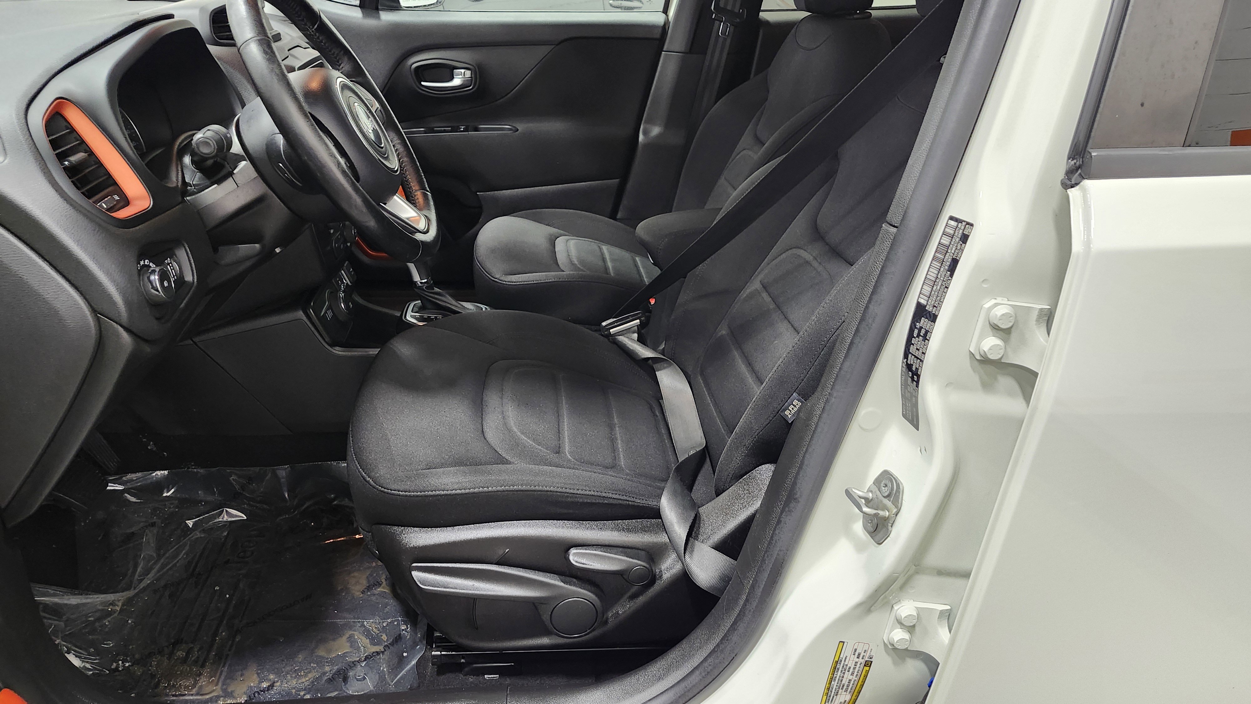 Used 2020 Jeep Renegade Latitude image 21