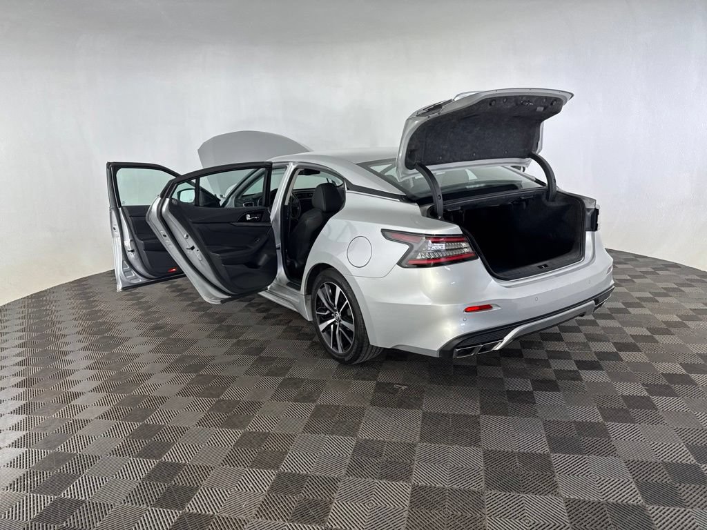 Used 2022 Nissan Maxima SV w/ Floor Mat Group FWD image 18