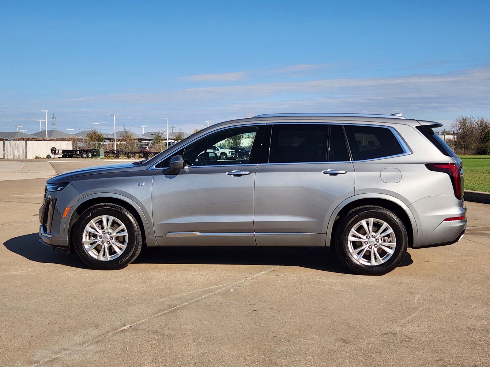 Certified 2024 Cadillac XT6 Luxury w/ LPO, Floor Liner Package image 3