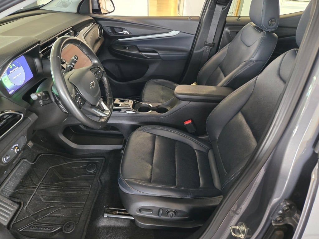 Certified 2023 Chevrolet Bolt EUV LT w/ Convenience Package FWD image 21