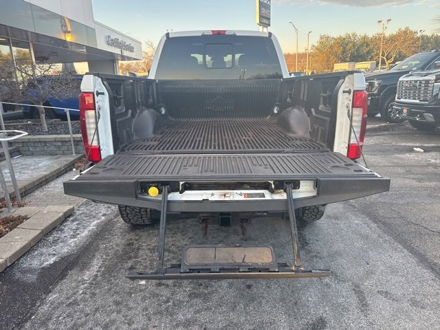 Used 2017 Ford F350 Lariat image 37