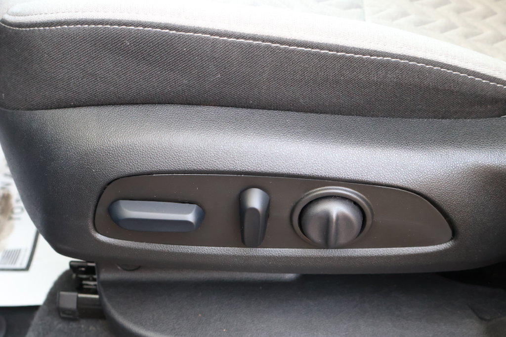 Used 2024 Chevrolet Equinox LS w/ LS Convenience Package FWD image 18