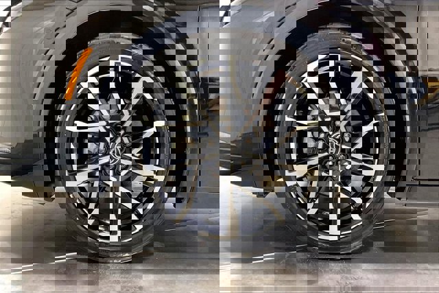 Used 2023 Toyota Prius Prime Premium w/ Advanced Technology Package FWD image 9