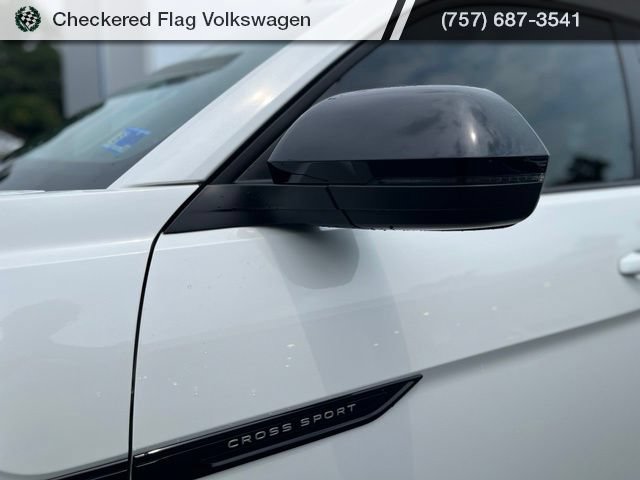Used 2023 Volkswagen Atlas Cross Sport SEL R-Line AWD/4WD image 2