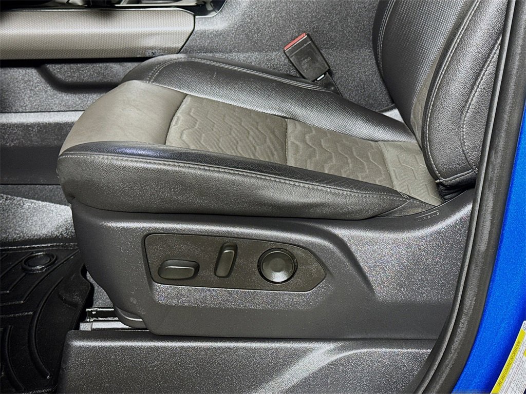 Used 2022 Chevrolet Silverado 1500 ZR2 w/ Technology Package image 18