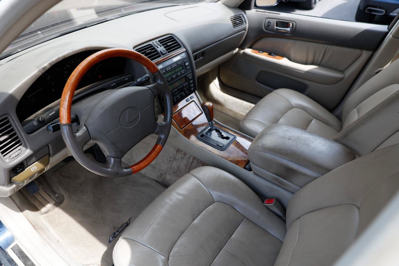 Used 1999 Lexus LS 400 w/ Premium Pkg RWD image 4