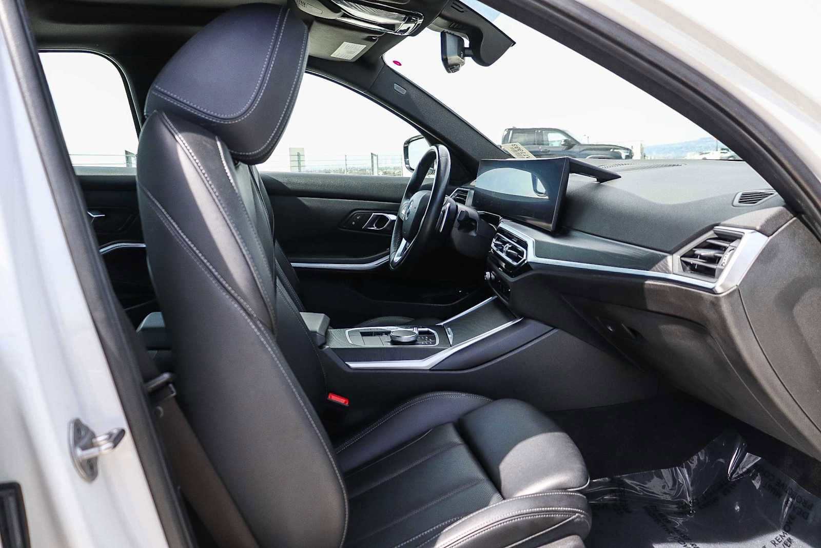 Used 2024 BMW 330e image 15