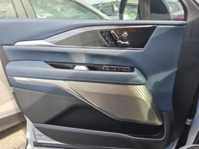 Used 2025 Cadillac Escalade IQ Sport 2 image 14