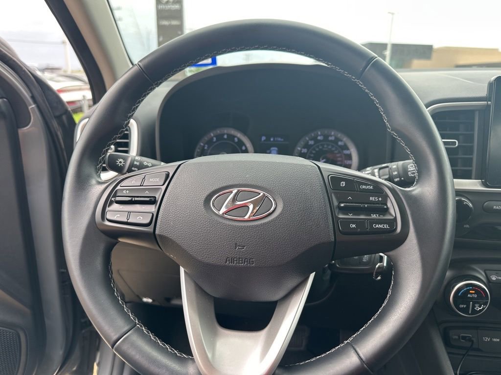 Used 2022 Hyundai Venue SEL image 10