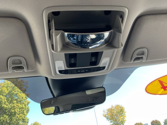 Used 2024 Honda Pilot Touring image 34