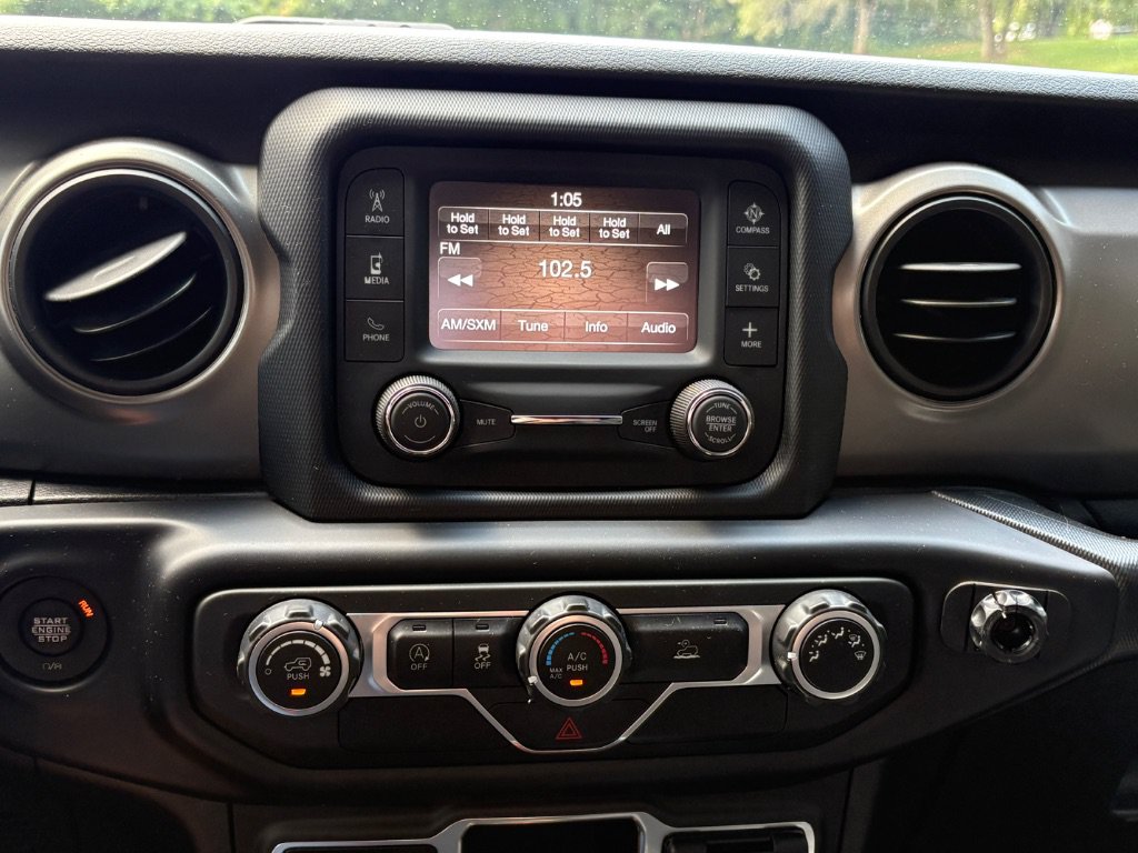 Used 2021 Jeep Wrangler Sport AWD/4WD image 16