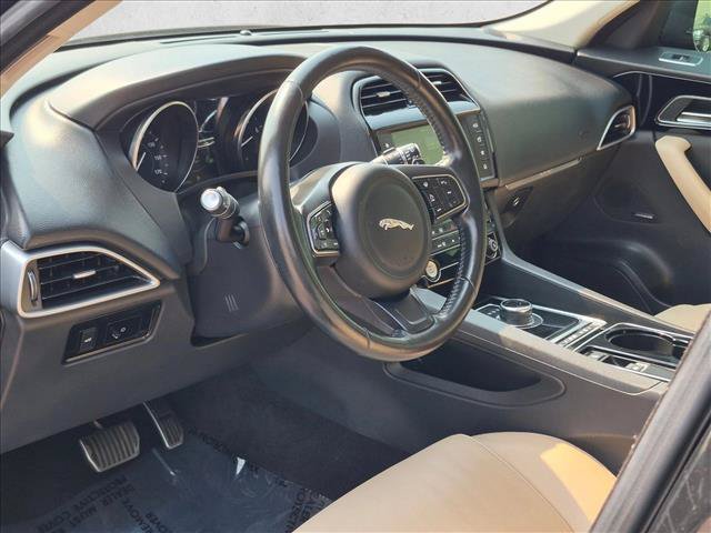 Used 2017 Jaguar F-PACE Premium AWD/4WD image 9