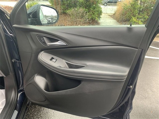 Used 2020 Buick Encore GX Essence image 13